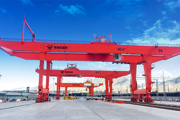 蘭鐵項(xiàng)目軌道式集裝箱門(mén)式起重機(jī)